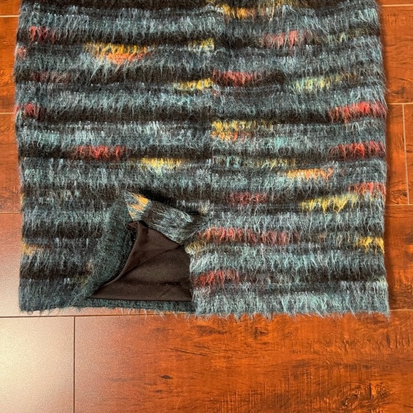ANTHROPOLOGIE Maeve Feathered Wool Mini Pencil Skirt Fuzzy Blue Motif Size 0 - Picture 8 of 13